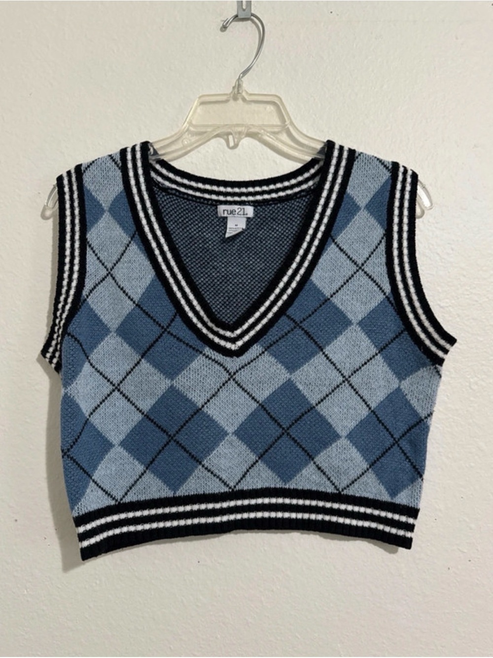 Rue21 Light and Dark Blue Argyle Cropped V-Neck Sweater Vest